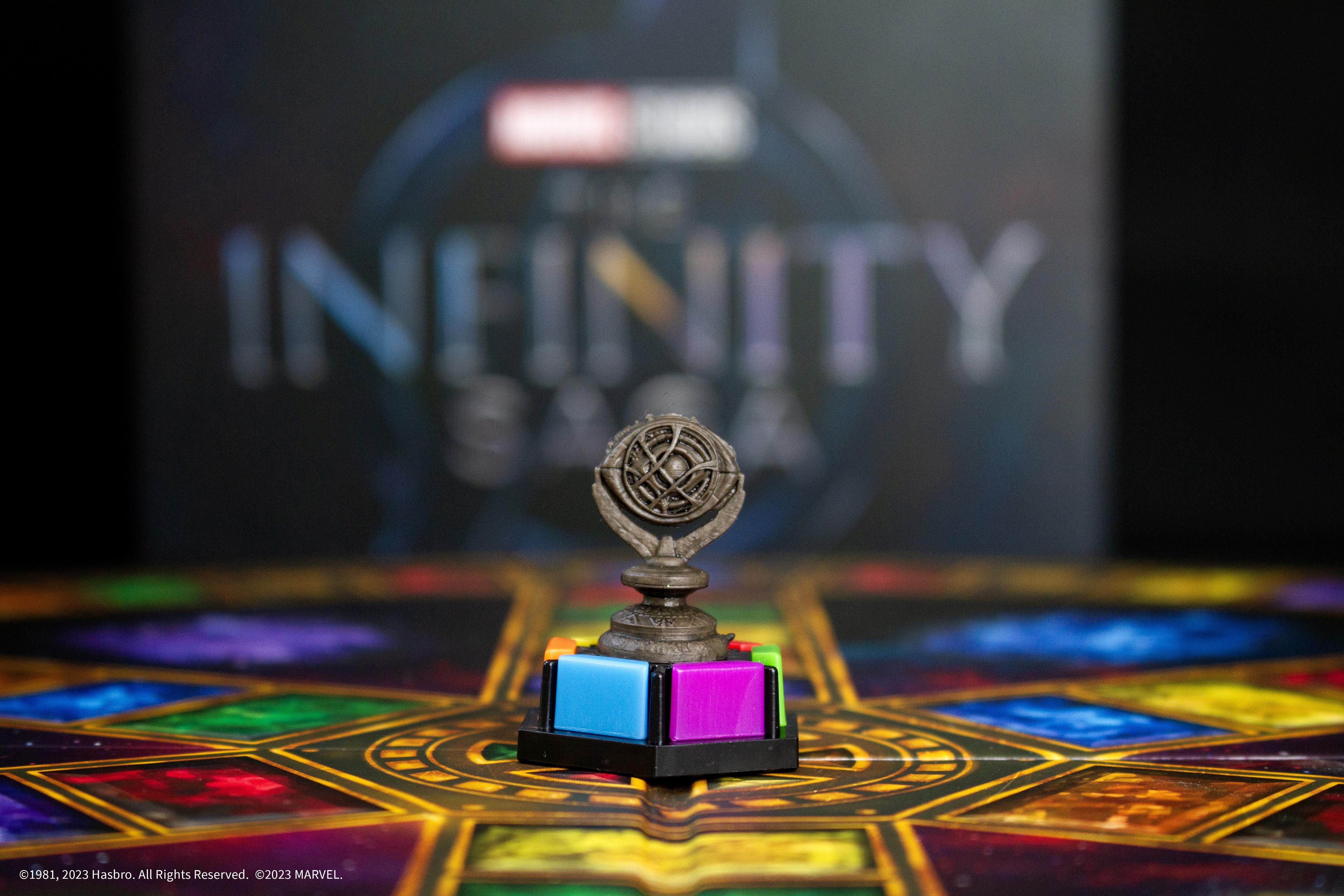 Trivial Pursuit Marvel Cinematic Universe The Infinity Saga Ultimate  Edition Trivia Board Game Galactic Toys & Collectibles